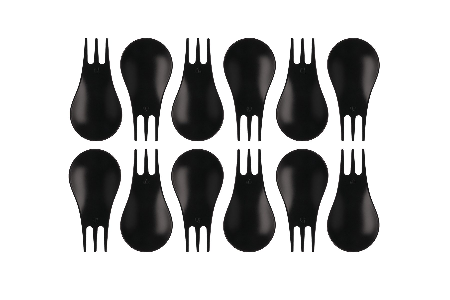 Matteo Ragni Moscardino utensils arranged in a pattern